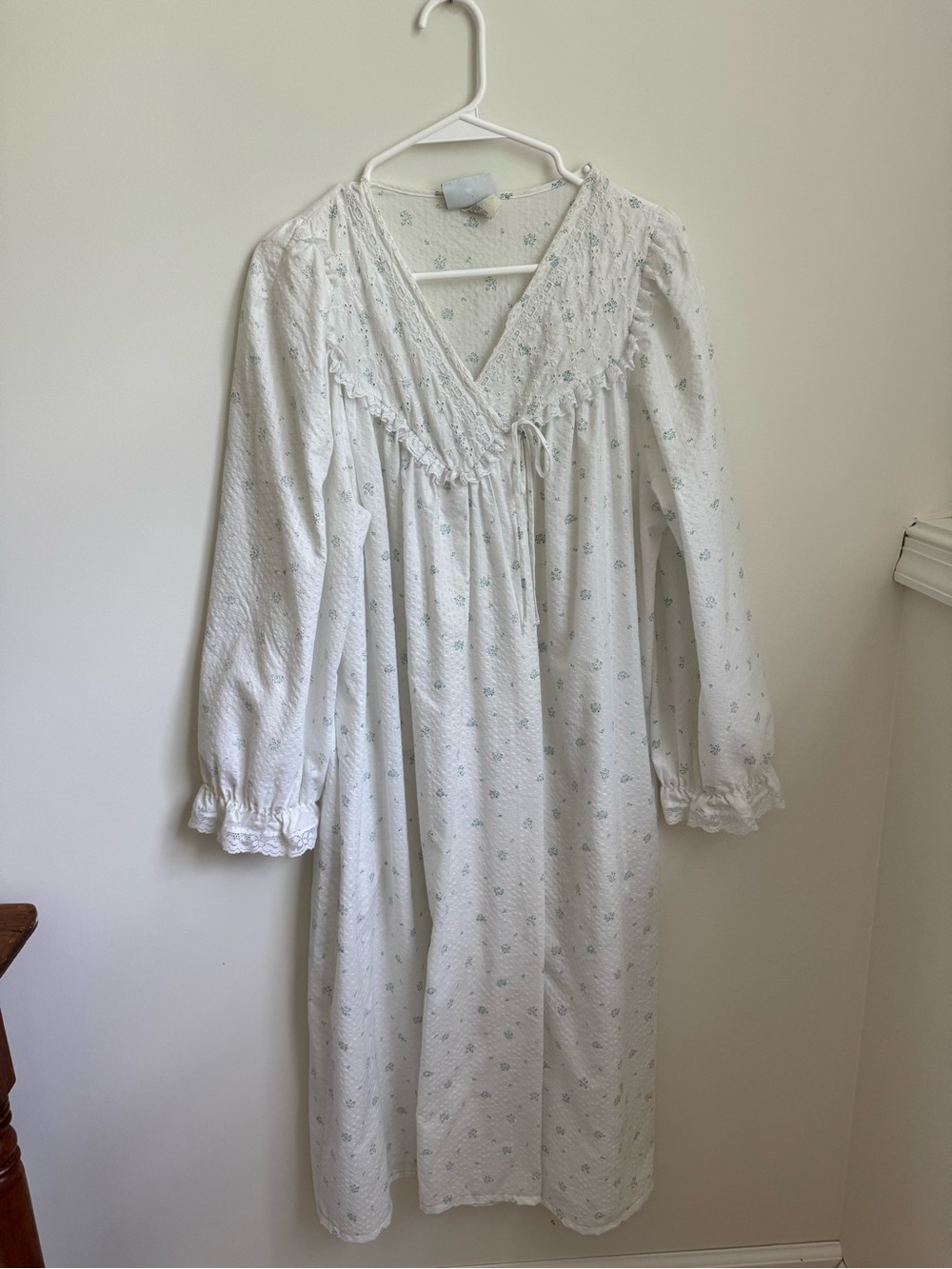 Gilligan & O'Malley White Nightgown with Small Green Floral Print